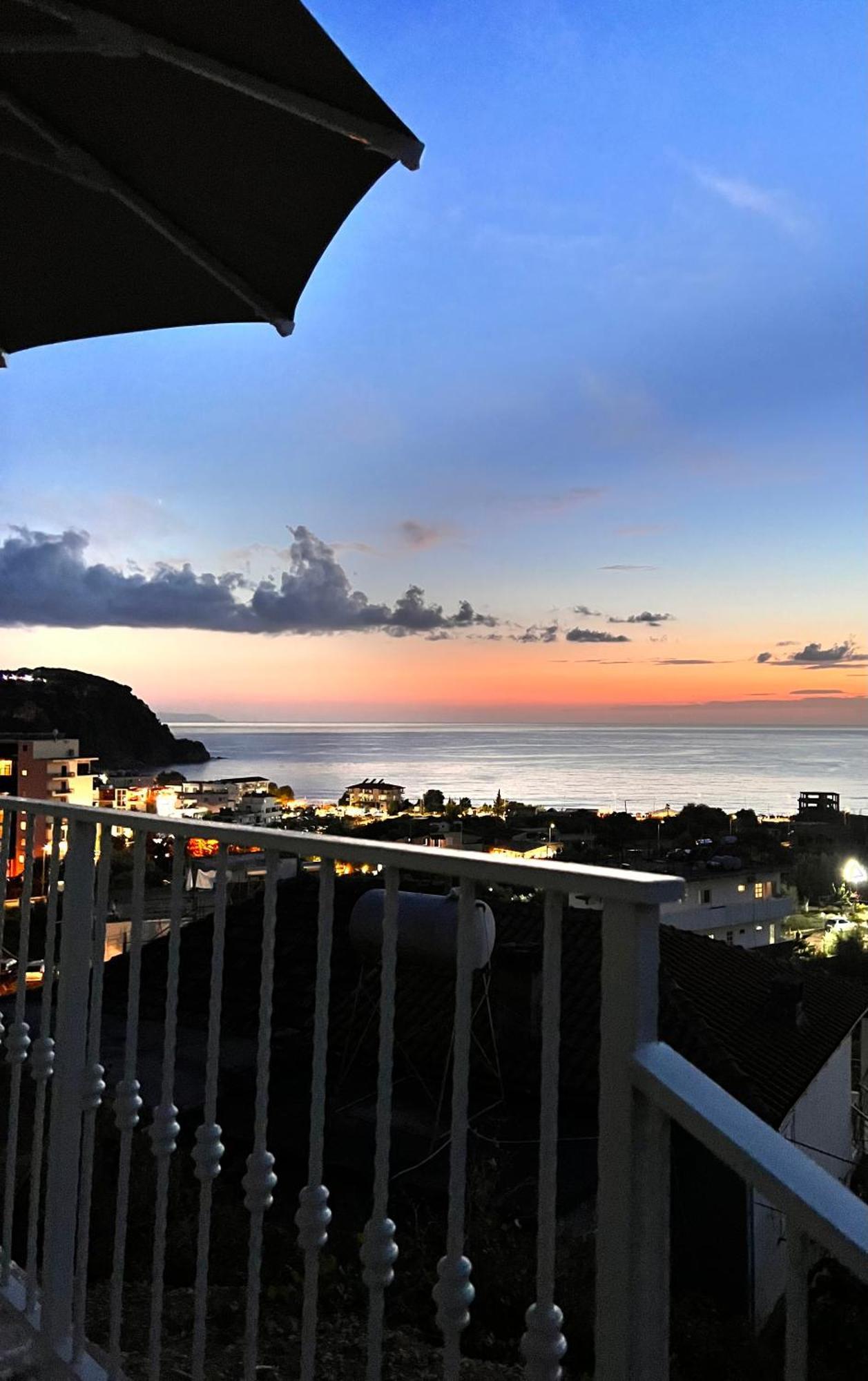 Kalesma Himare Apartment Bagian luar foto