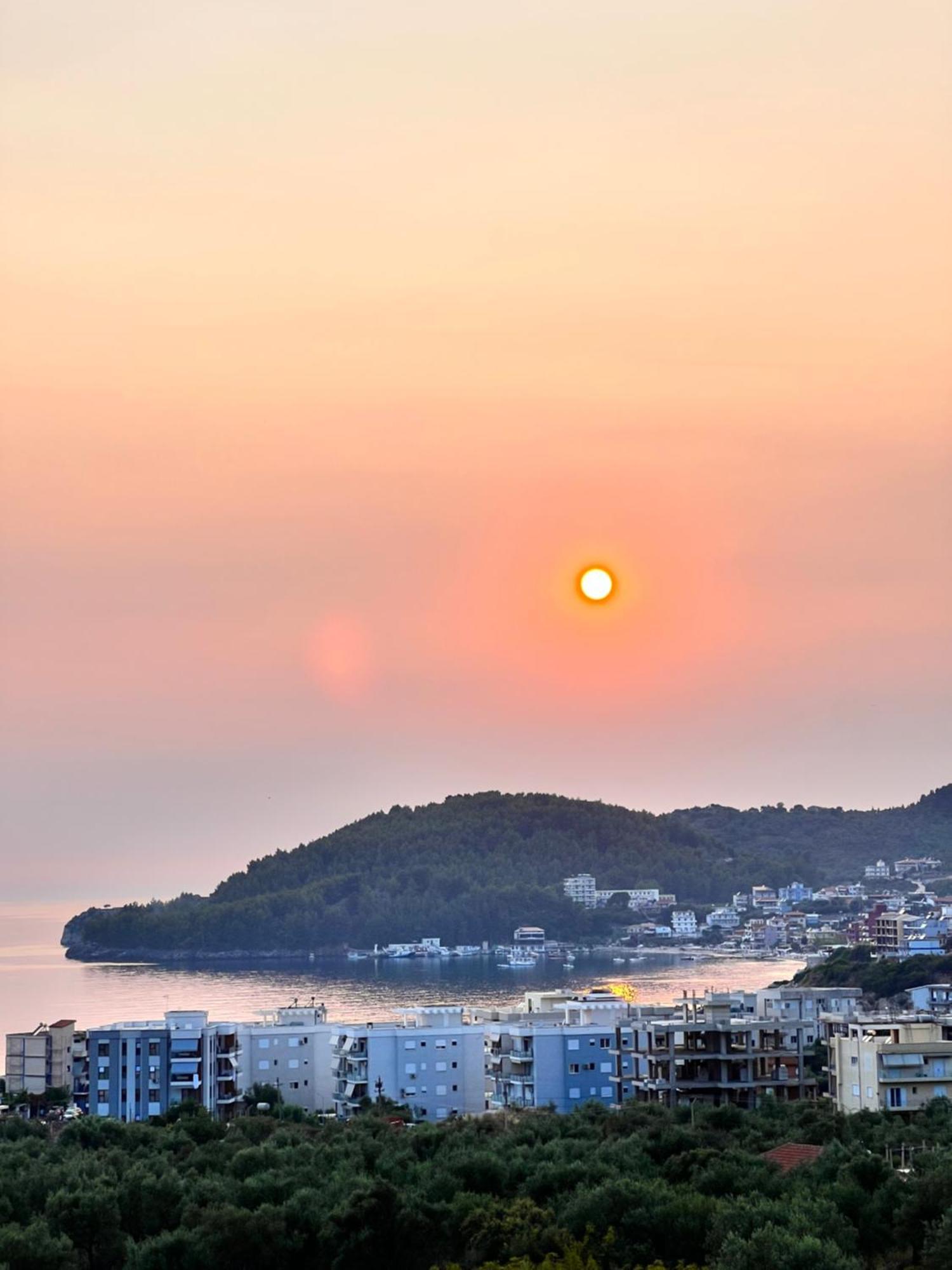 Kalesma Himare Apartment Bagian luar foto