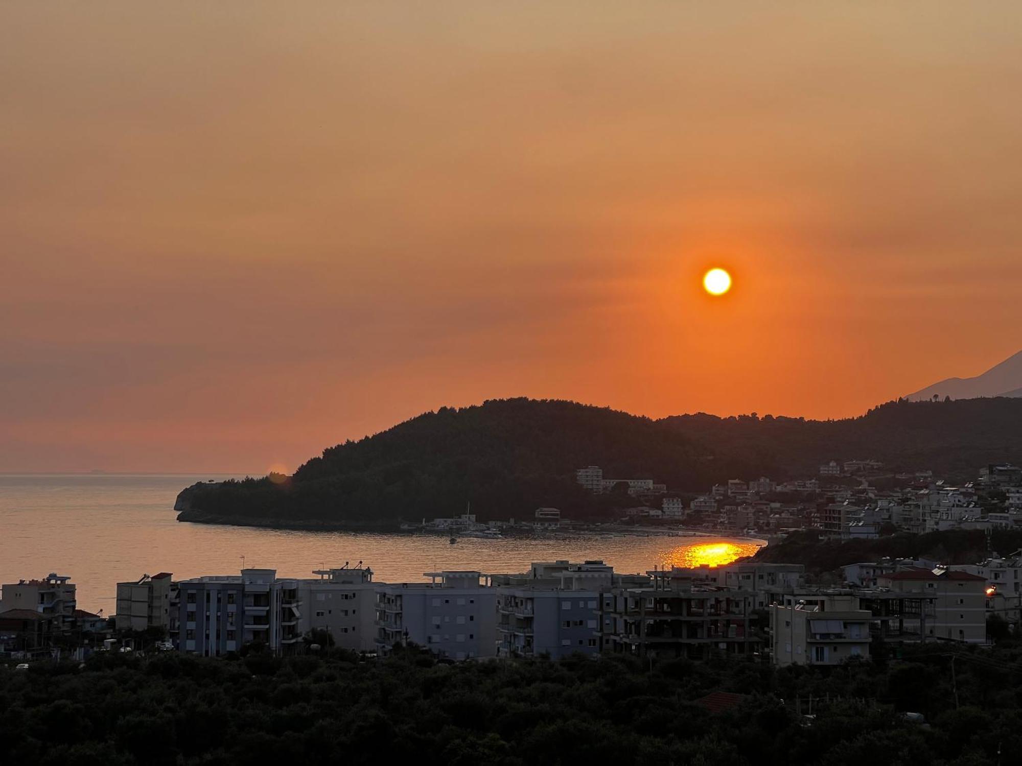 Kalesma Himare Apartment Bagian luar foto