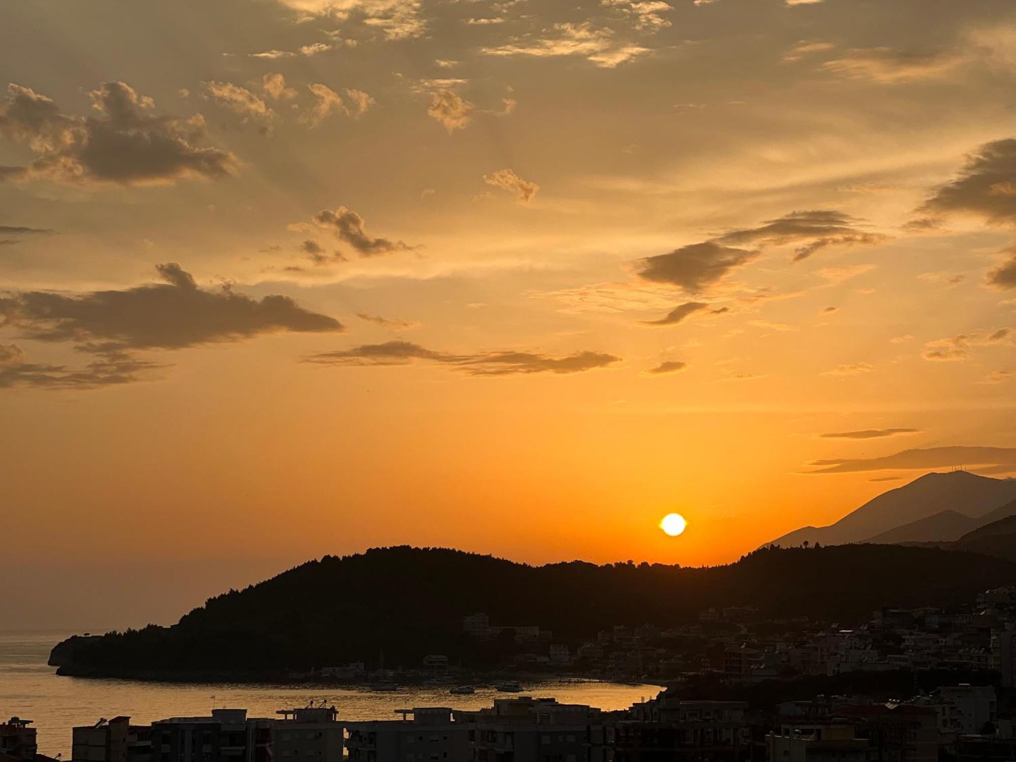 Kalesma Himare Apartment Bagian luar foto