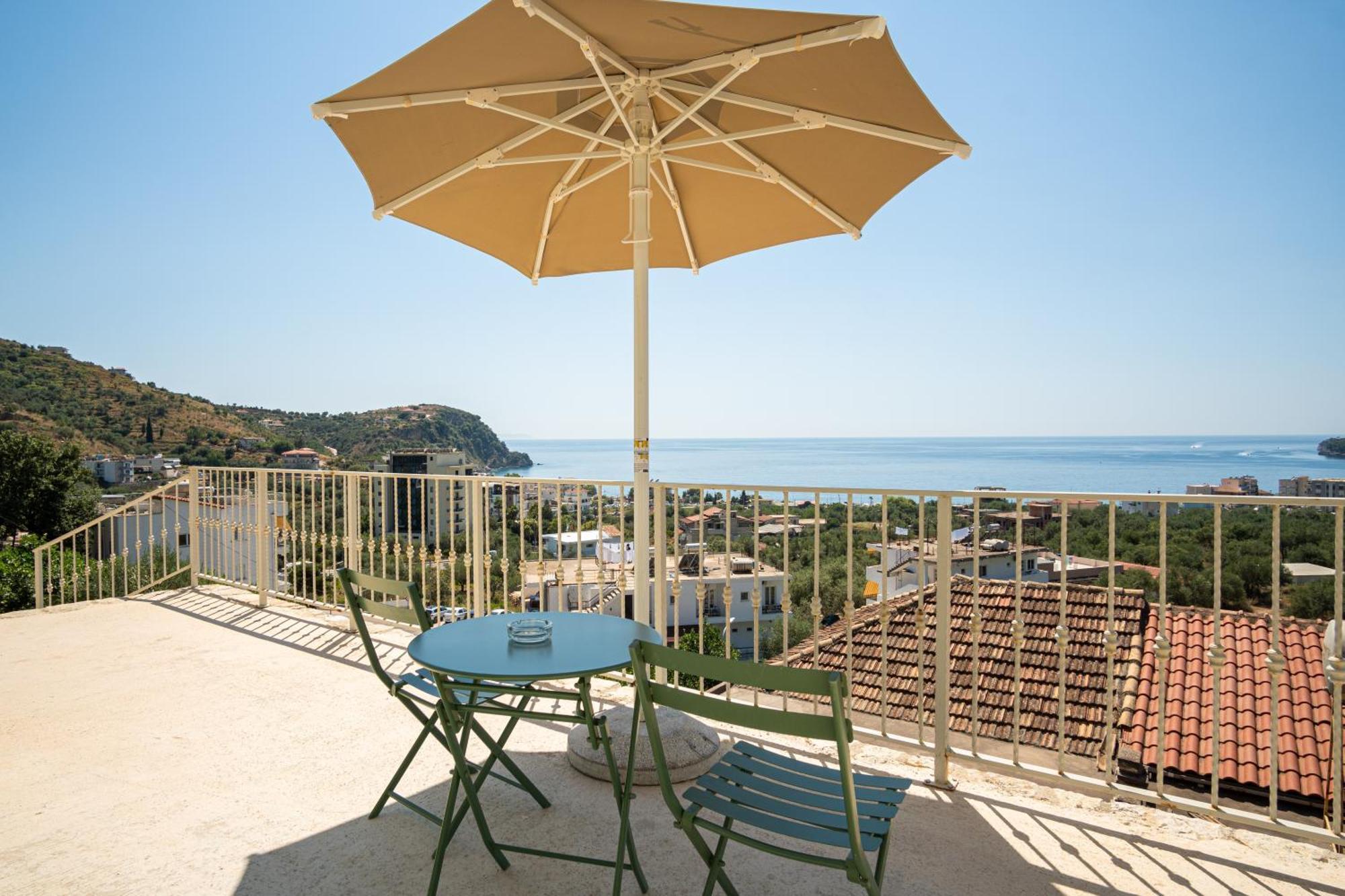 Kalesma Himare Apartment Bagian luar foto