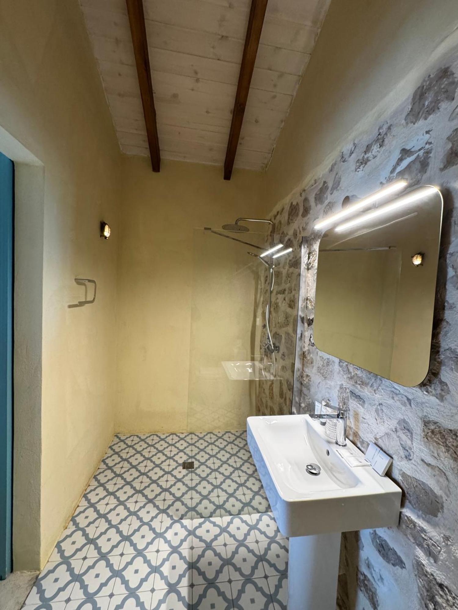 Kalesma Himare Apartment Bagian luar foto